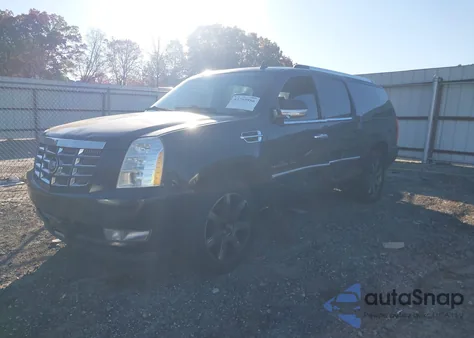 2010 Cadillac Escalade Esv Premium from USA, damaged, VIN 1GYUCJEFXAR103798